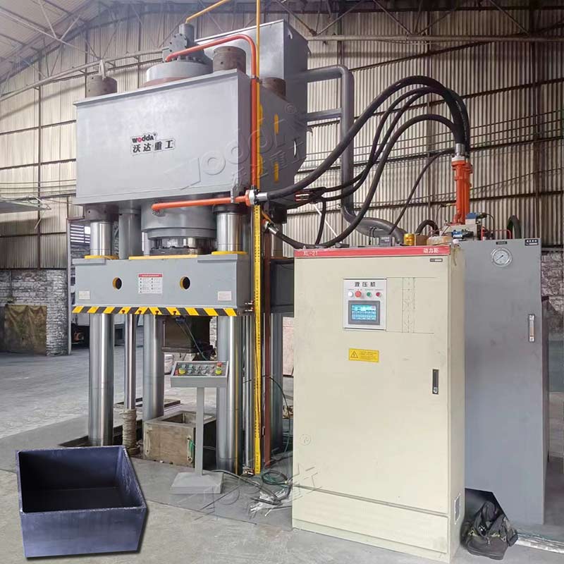 800噸四梁四柱液壓機(jī) 800噸四梁四柱液壓機(jī)