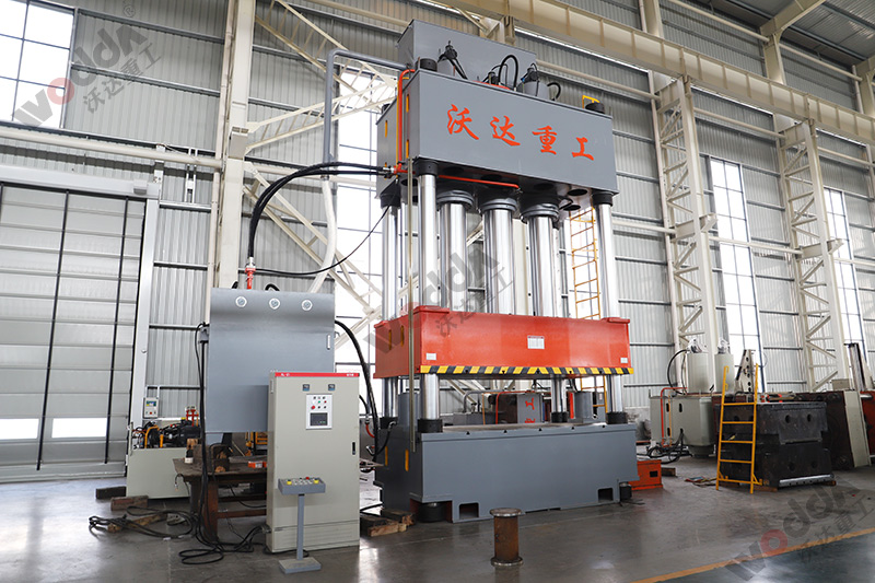 三梁四柱液壓機(jī)（1000噸1500噸2000噸）