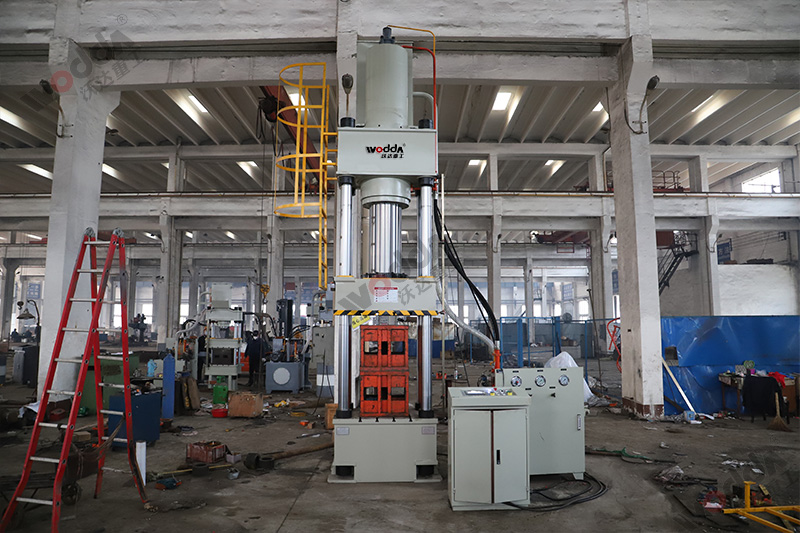 山東耐火材料液壓機廠家(耐火磚、石墨匣缽、坩堝)