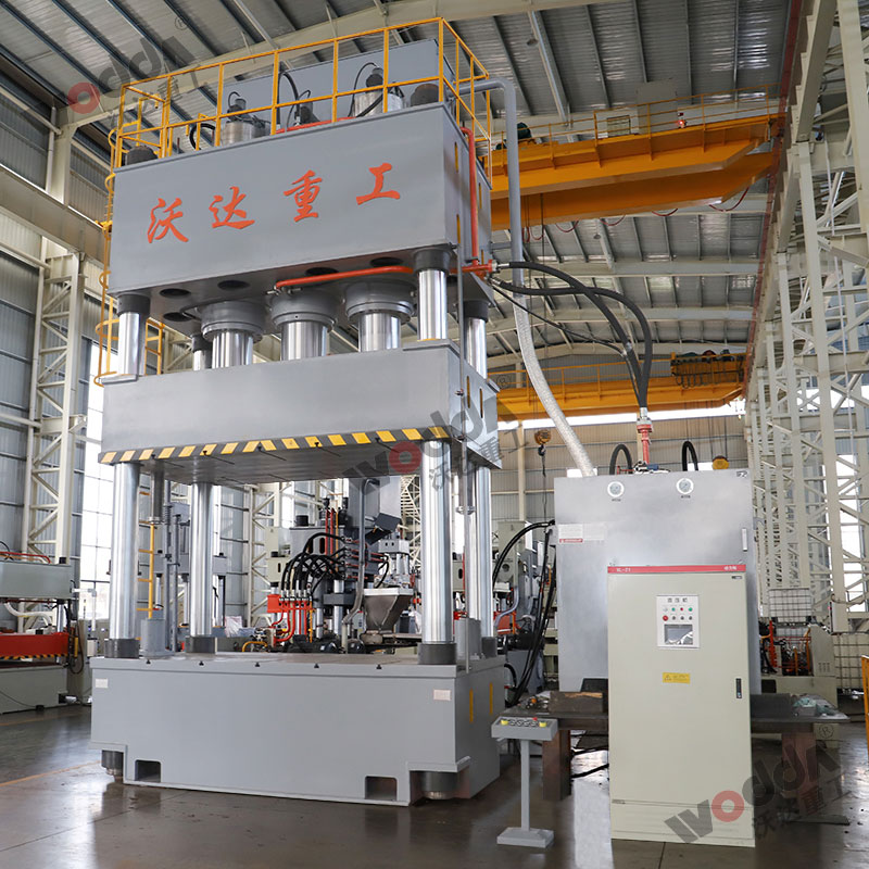 1500噸復(fù)合材料液壓機(jī) 1500噸復(fù)合材料液壓機(jī)