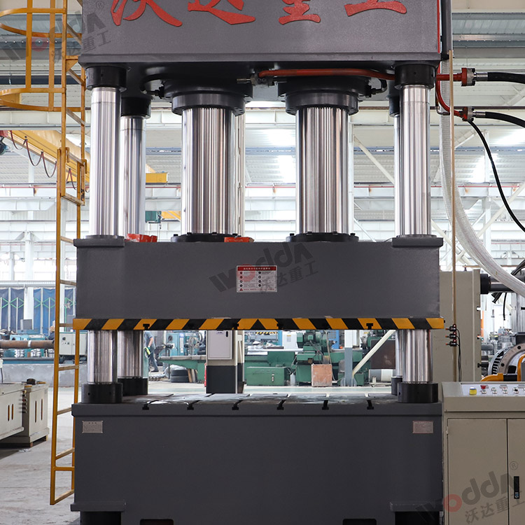 800噸液壓機（四柱、工作臺）