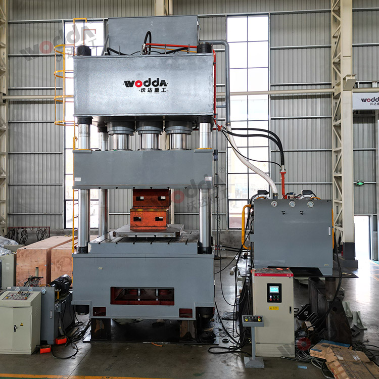 1500噸三梁四柱液壓機(jī)(圖1).jpg 1500噸三梁四柱液壓機(jī)(圖1).jpg