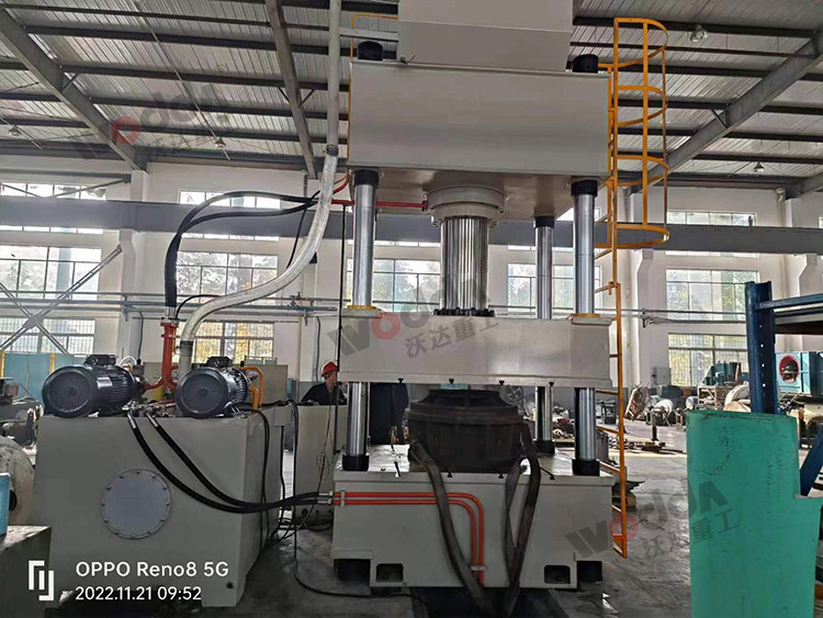 315噸汽車配件液壓機(jī)(圖3) 315噸汽車配件液壓機(jī)(圖3)