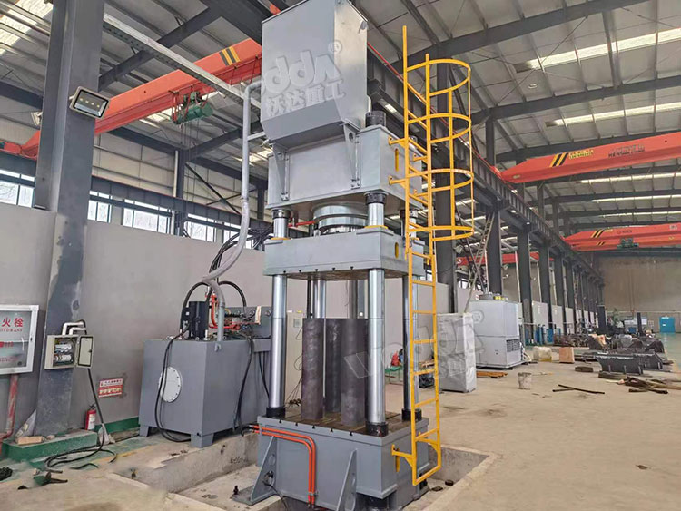 630噸SMC復(fù)合材料模壓機