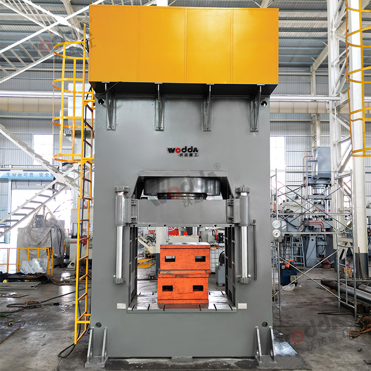 1800噸框架式植物纖維復(fù)合托盤(pán)模壓機(jī)