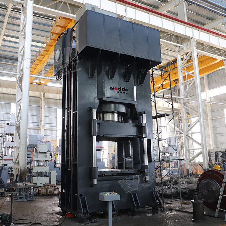 1800噸框架式木屑托盤液壓機(jī)