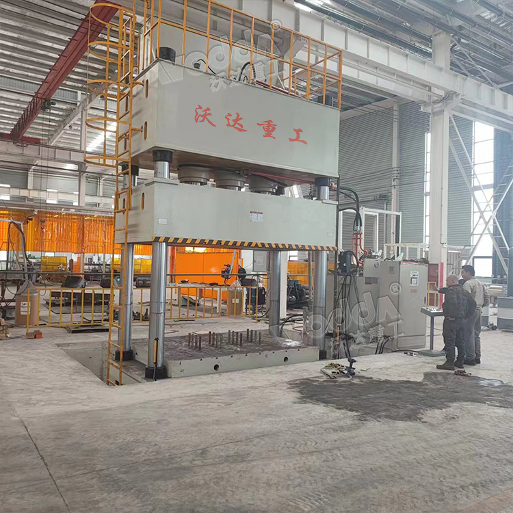 1000噸四柱液壓機(jī) 1000噸四柱液壓機(jī)