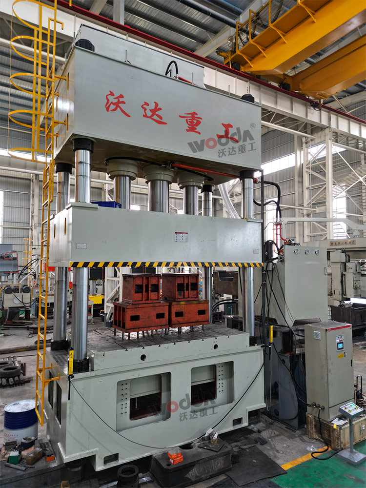 1000噸三梁四柱液壓機(jī)帶液壓墊 1000噸三梁四柱液壓機(jī)帶液壓墊