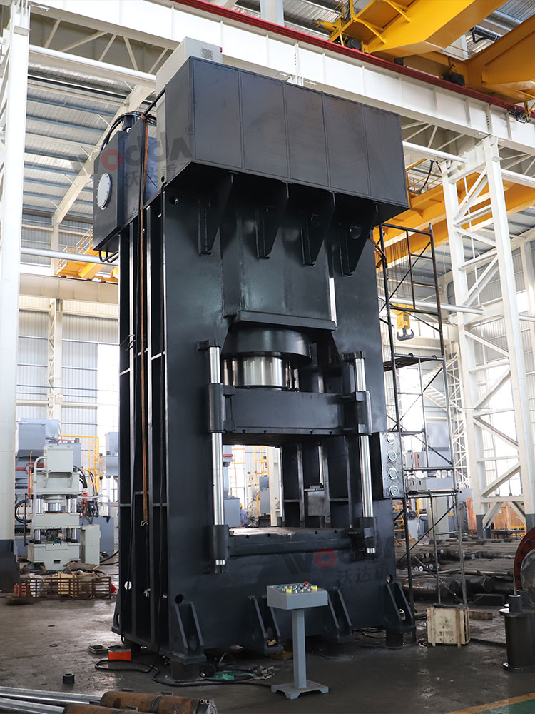 框架式木屑托盤成型液壓機(jī)車間實拍圖