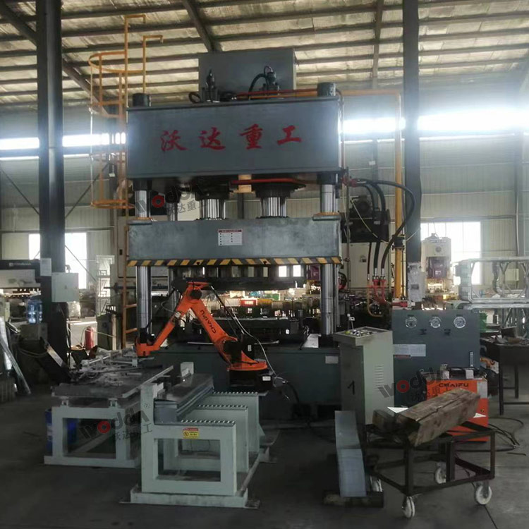 汽車配件成型液壓機(jī)客戶現(xiàn)場 汽車配件成型液壓機(jī)客戶現(xiàn)場