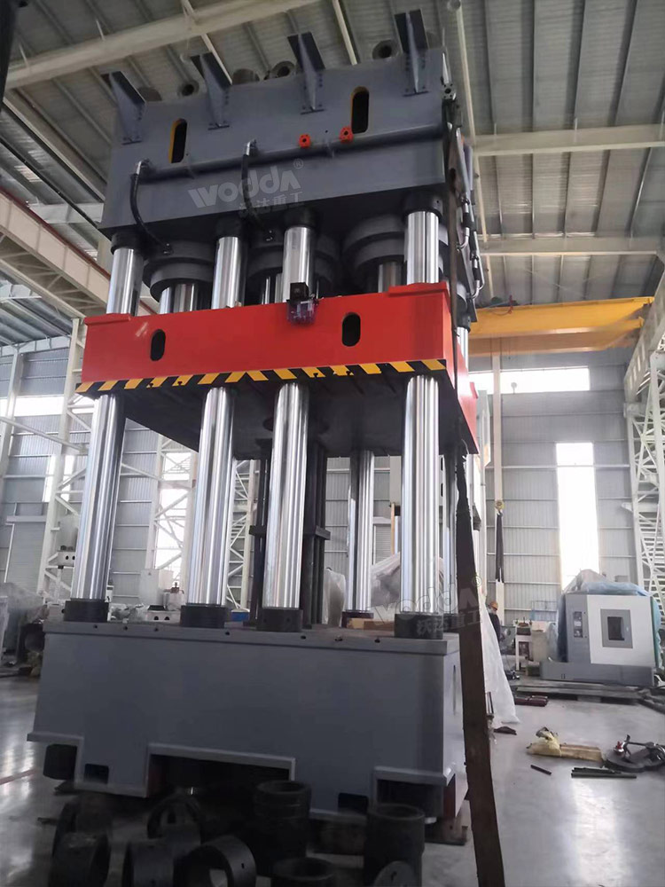 4500噸鋼木門壓花機(jī)車間安裝 4500噸鋼木門壓花機(jī)車間安裝