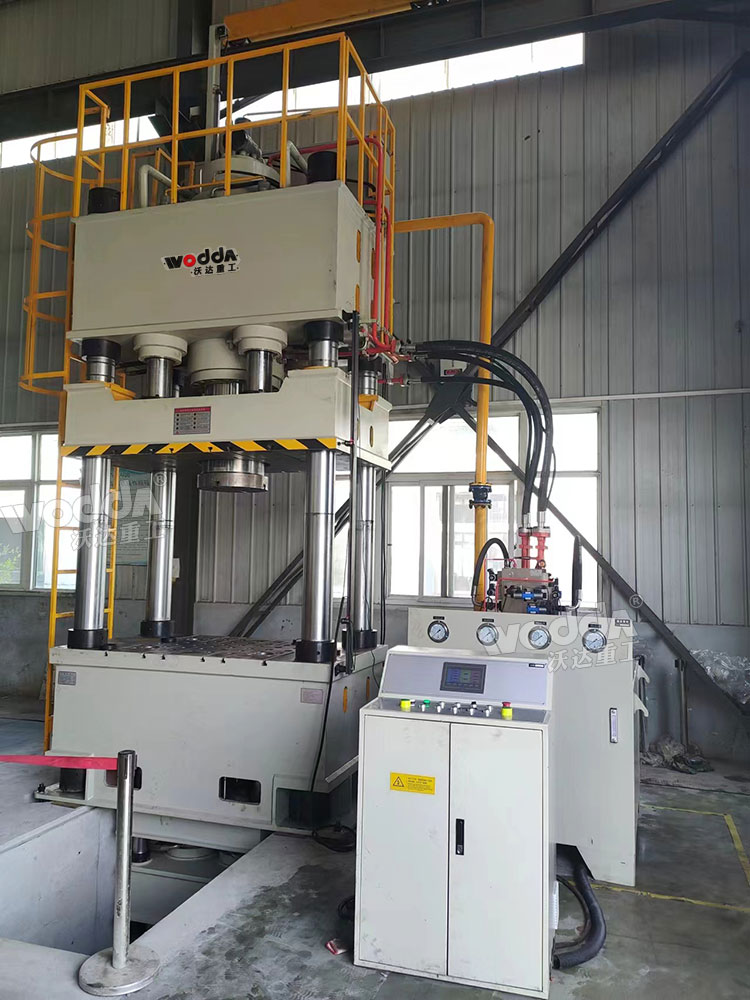 500噸封頭液壓機(jī)現(xiàn)場(chǎng)調(diào)試 500噸封頭液壓機(jī)現(xiàn)場(chǎng)調(diào)試