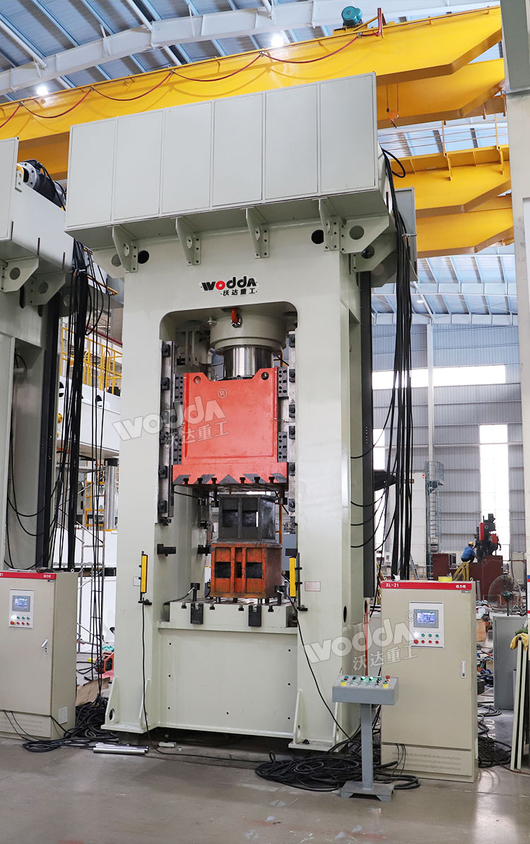 630噸框架式拉伸液壓機(jī) 630噸框架式拉伸液壓機(jī)