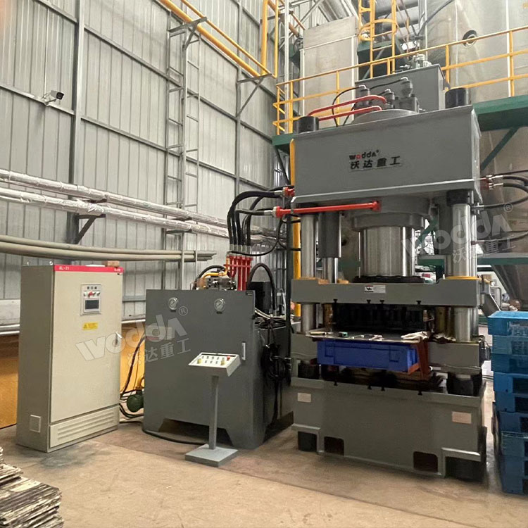 630噸全自動粉末壓塊機