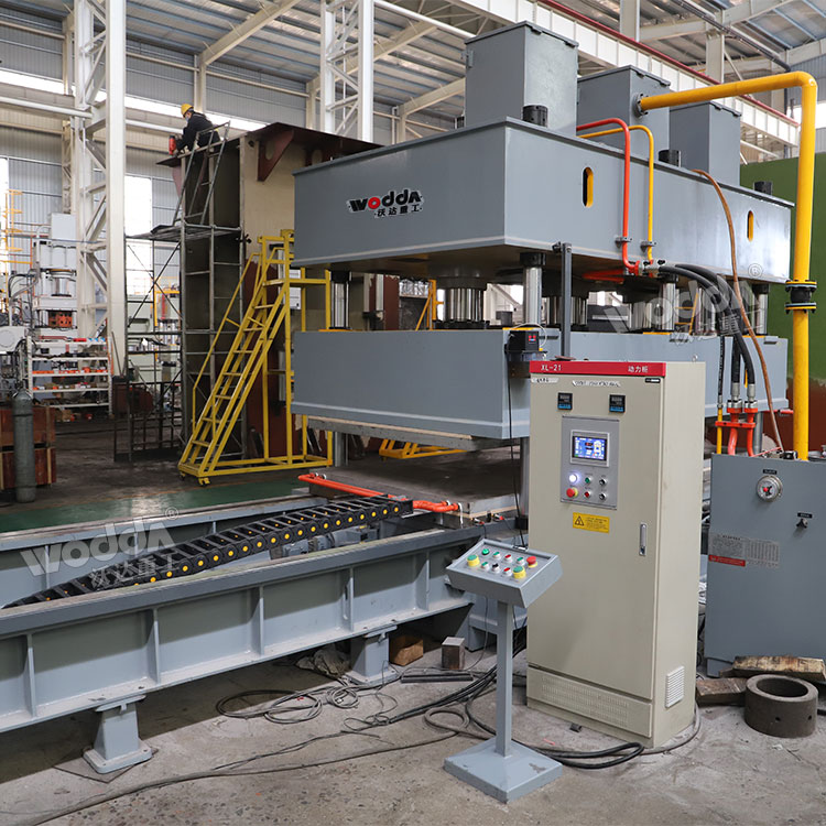 500噸鋁蜂窩板液壓機(jī) 500噸鋁蜂窩板液壓機(jī)