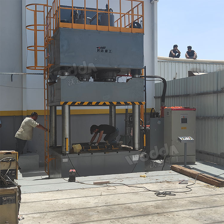 1000噸汽車配件成型液壓機 1000噸汽車配件成型液壓機