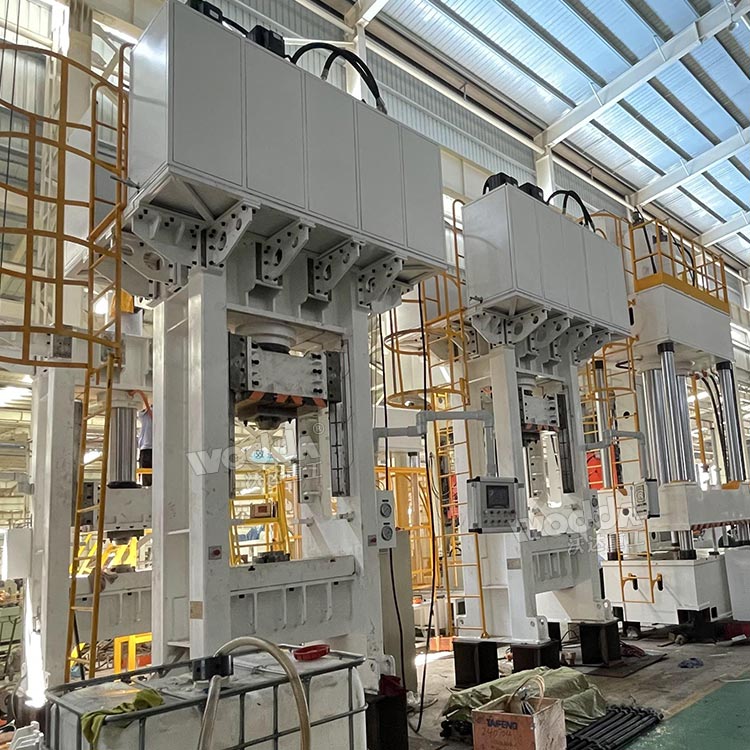 200噸框架式油壓機