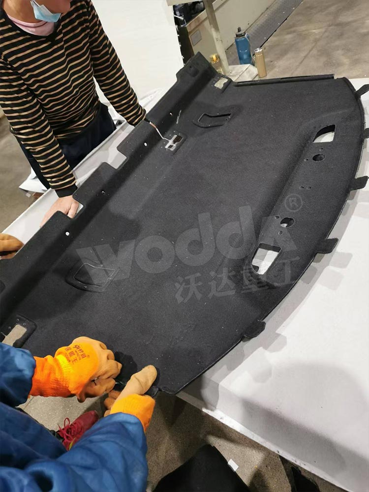 汽車(chē)后平臺(tái)蓋板