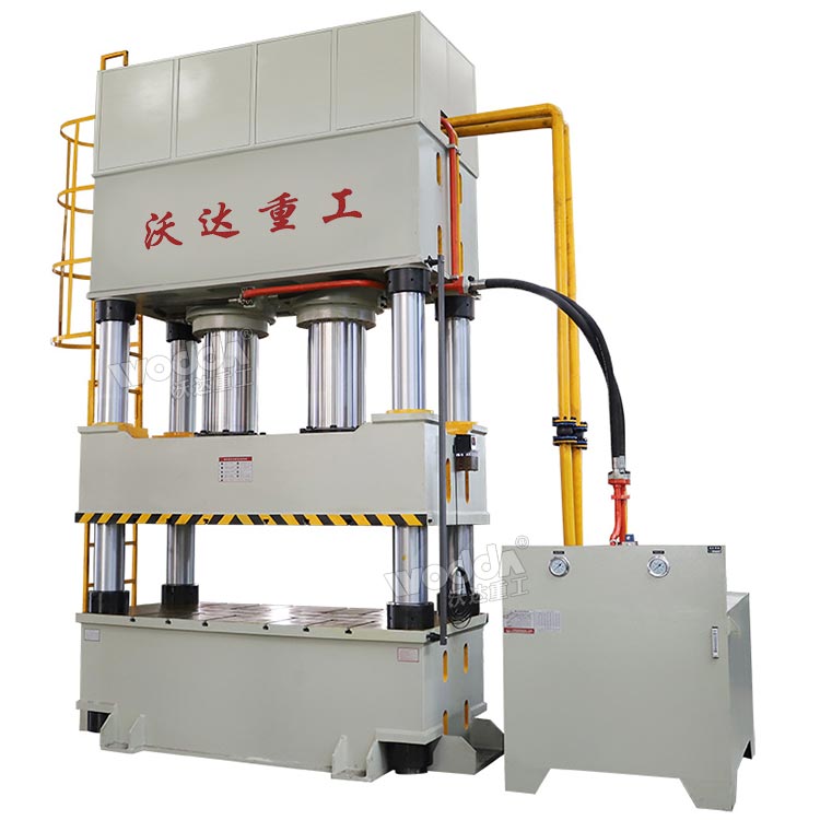 1000噸三梁四柱液壓機(jī) 1000噸三梁四柱液壓機(jī)