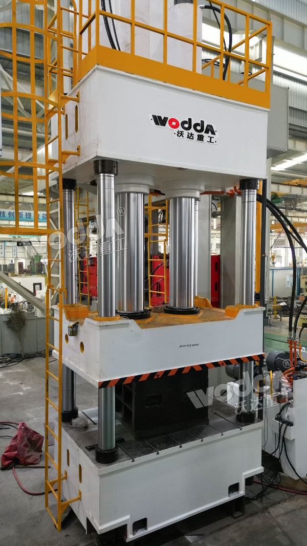 500噸四柱液壓機(jī)車間實物