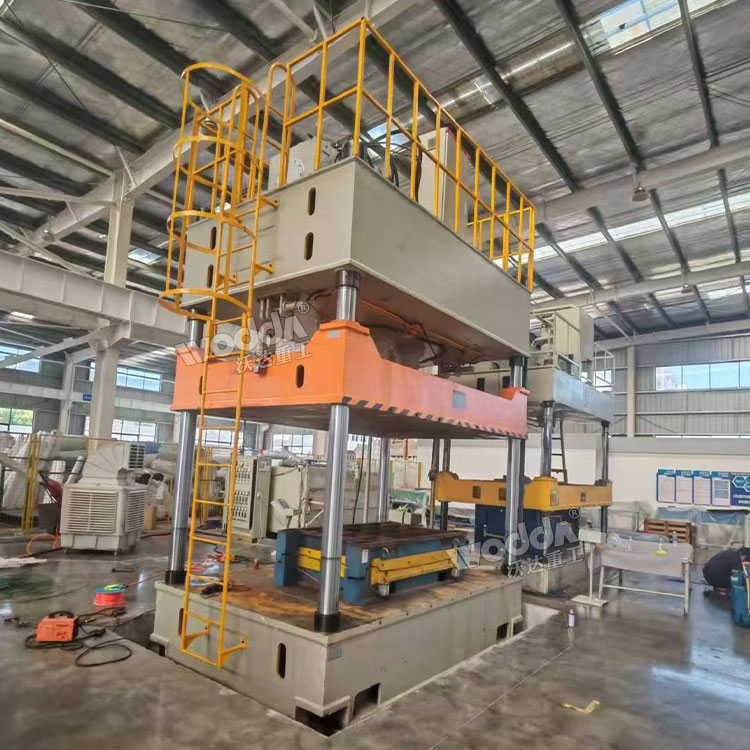 大臺面315噸四柱液壓機(jī) 大臺面315噸四柱液壓機(jī)