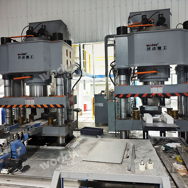 800噸全自動鹽磚機(jī)