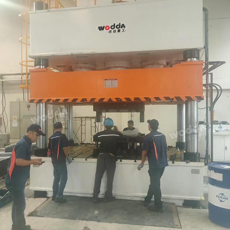 1000噸四柱液壓機(jī)