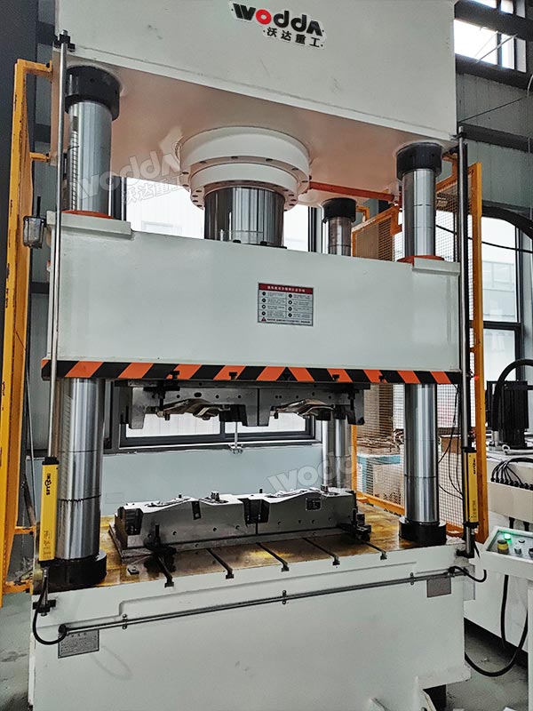 500噸四柱液壓機(jī)