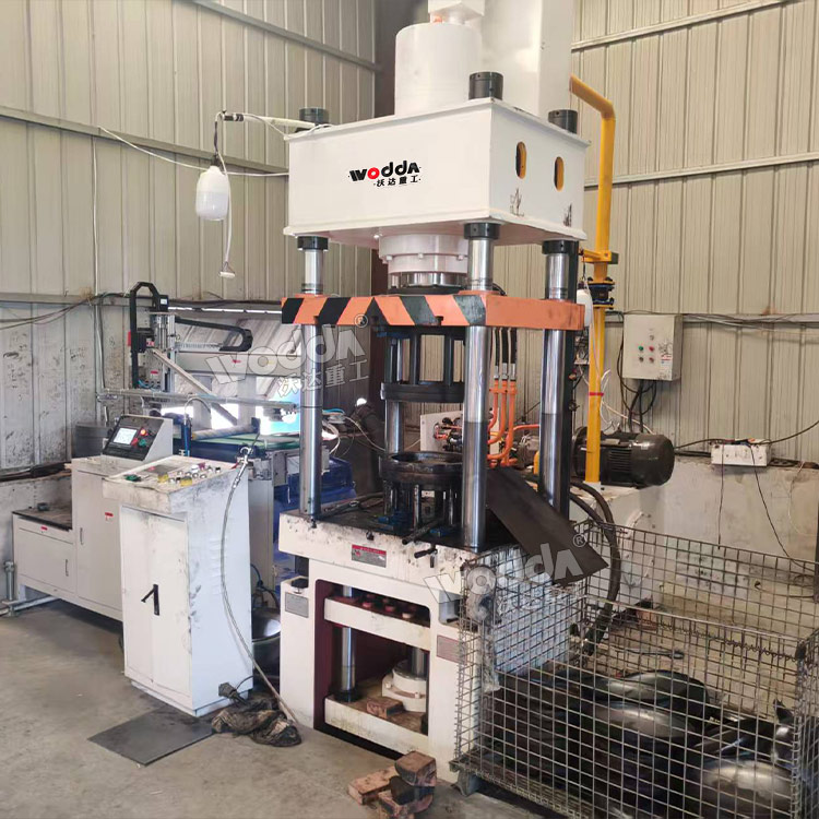 200噸封頭液壓機（生產(chǎn)線）