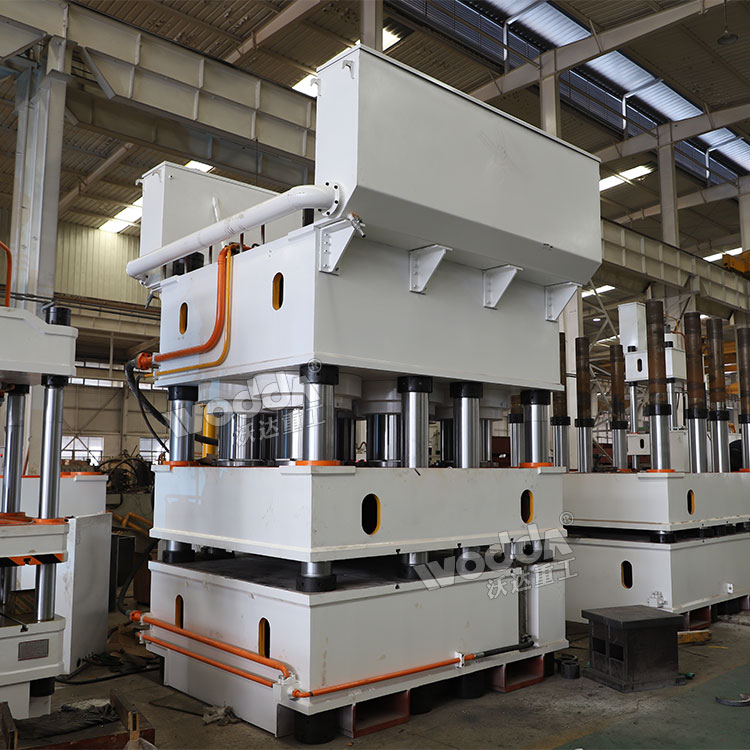 3600噸鋼木門(mén)壓花機(jī)