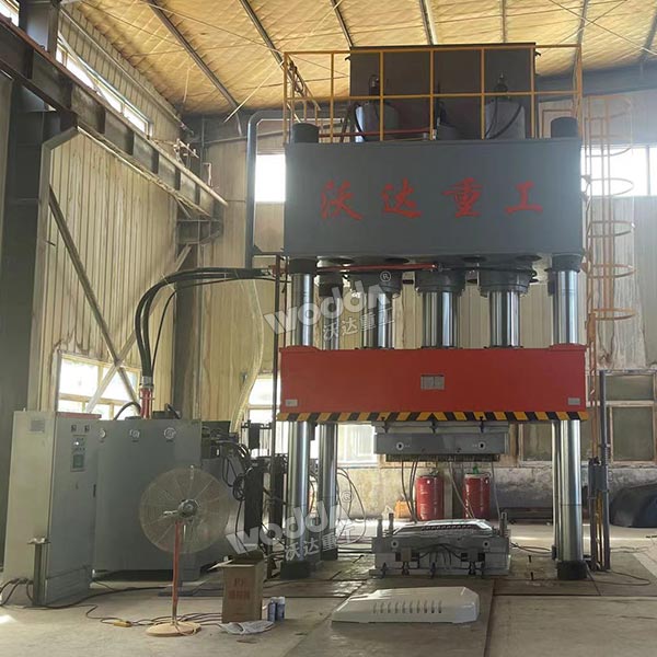 1500噸工程車覆蓋件模壓成型液壓機(jī)