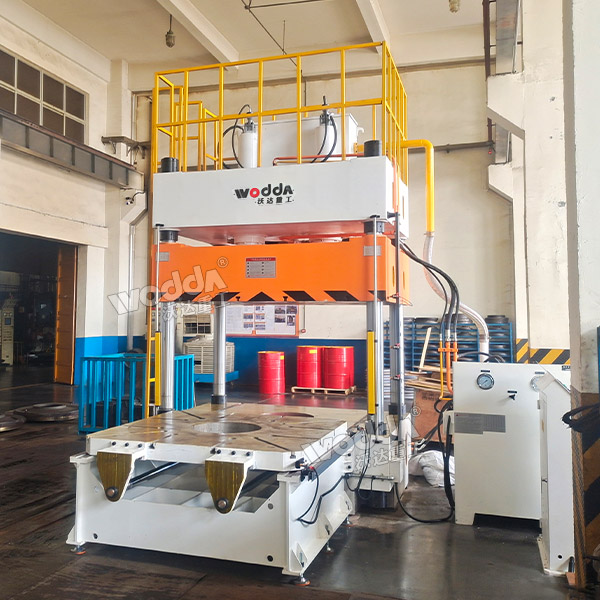 120噸四柱液壓機(jī) 120噸四柱液壓機(jī)