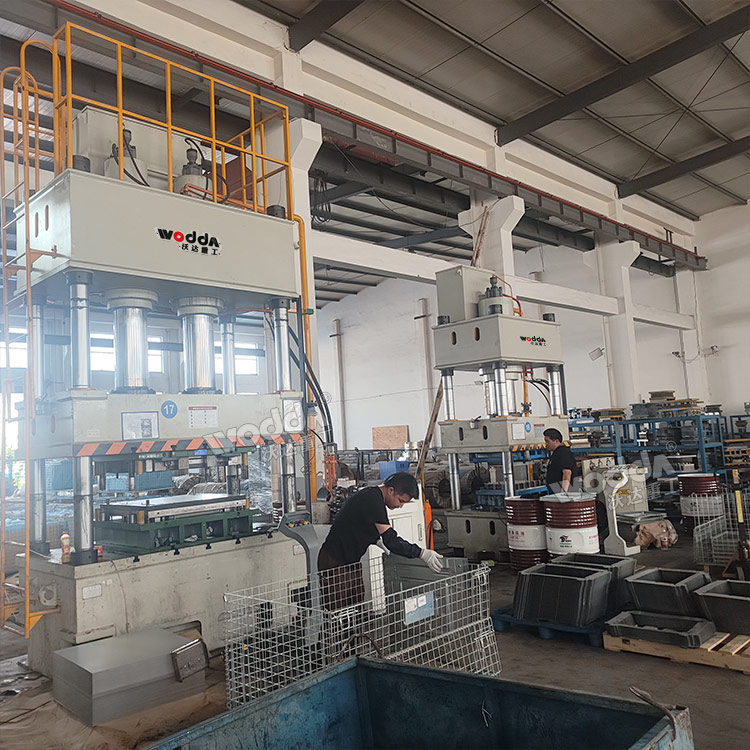 400噸四柱液壓機