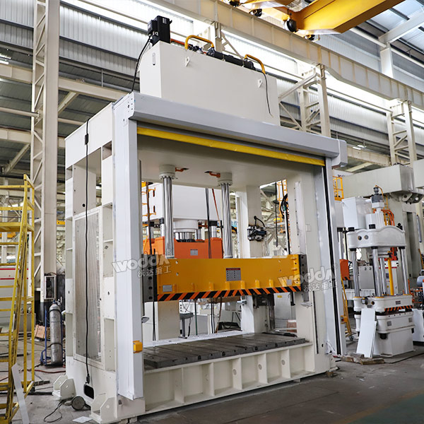 100噸汽車內(nèi)飾件液壓機