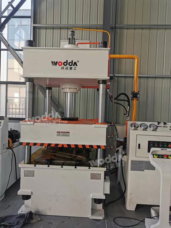 100噸金屬成型液壓機(jī) 100噸金屬成型液壓機(jī)