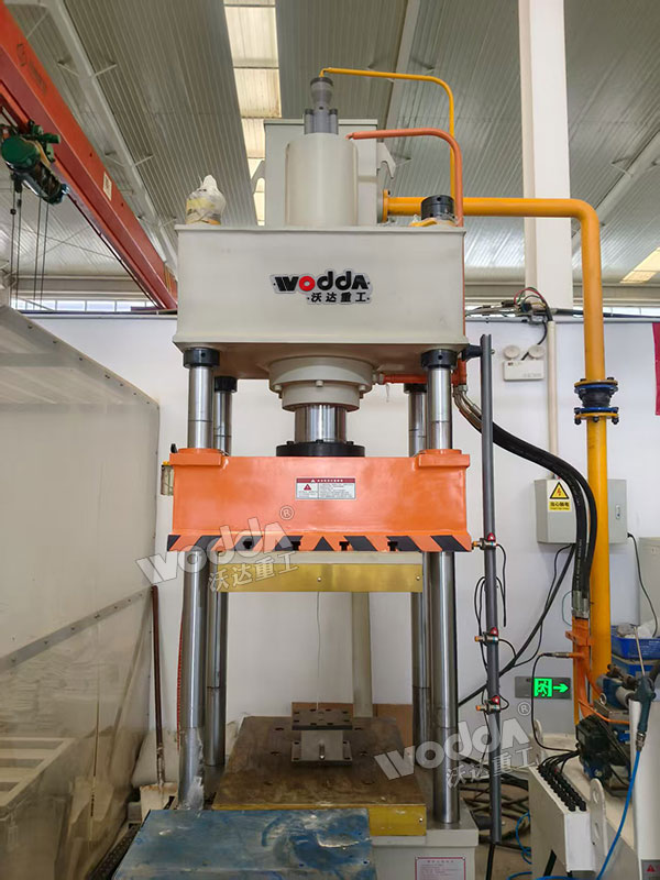 100噸四柱液壓機(jī)