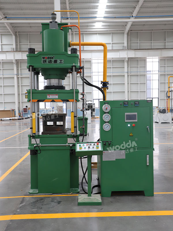 200噸四柱液壓機車間實物 200噸四柱液壓機車間實物