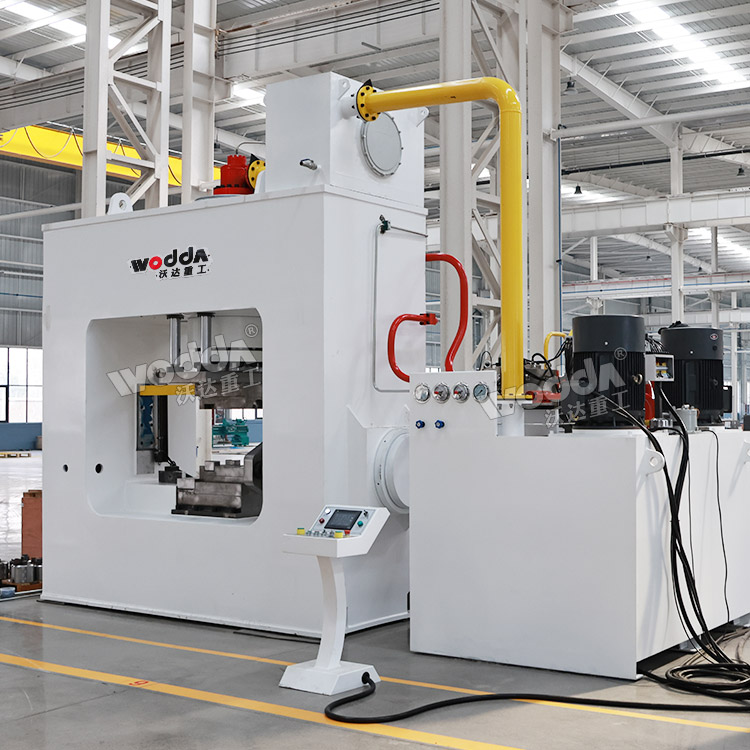 汽車凸輪軸鍛造液壓機(jī)車間試機(jī)