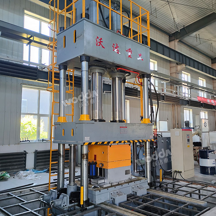 防彈頭盔成型液壓機（500噸四柱液壓機）