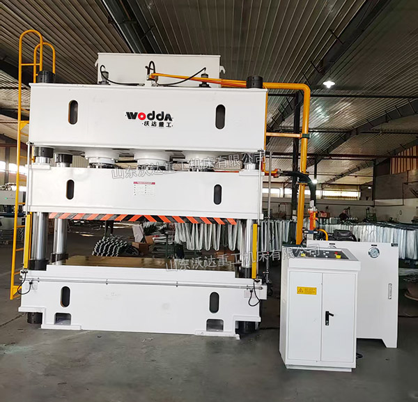 500噸制冷機冷凝管校平液壓機現(xiàn)場 500噸制冷機冷凝管校平液壓機現(xiàn)場