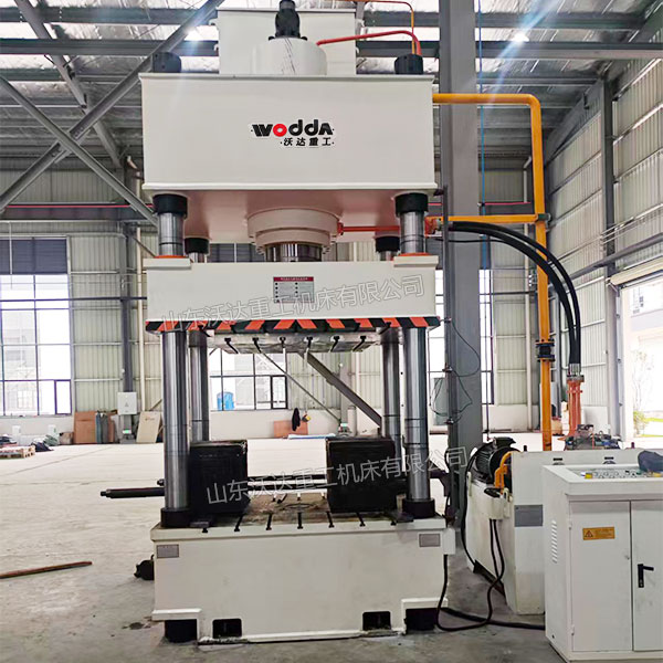 500噸四柱液壓機(jī)安裝完成