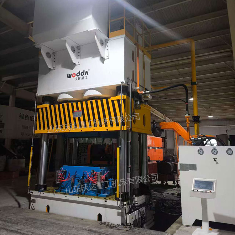 3000噸塑料托盤模壓機(jī) 3000噸塑料托盤模壓機(jī)