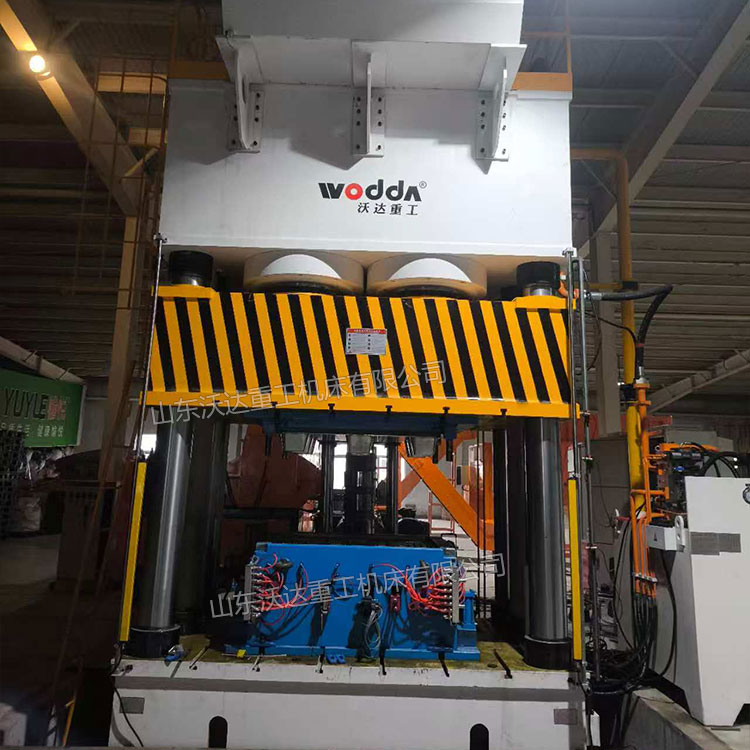 3000噸四柱液壓機(jī) 3000噸四柱液壓機(jī)