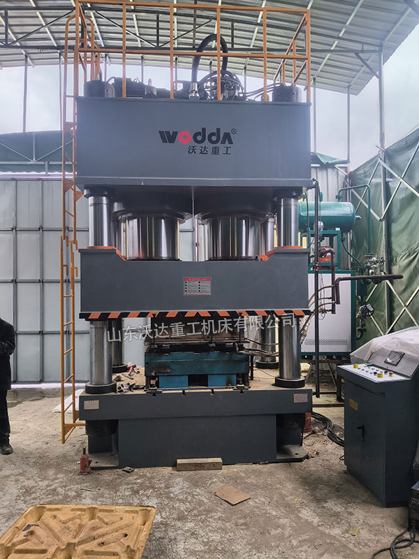 1600噸木屑托盤液壓機(jī)