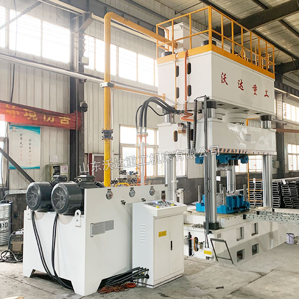 1250噸四柱液壓機安裝完成