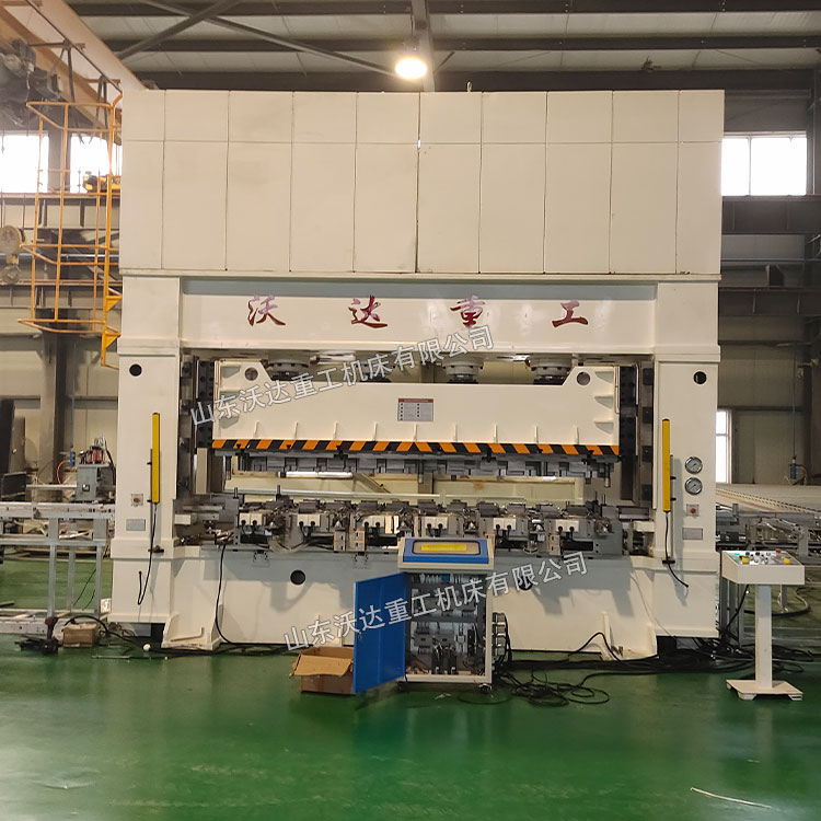 315噸鍍鋅鋼跳板成型液壓機