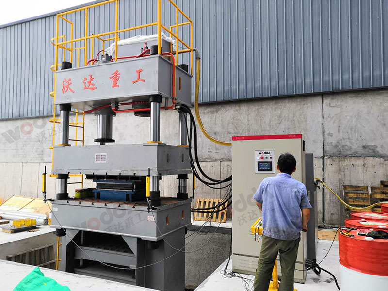 500噸雙缸四柱拉伸液壓機(jī) 500噸雙缸四柱拉伸液壓機(jī)